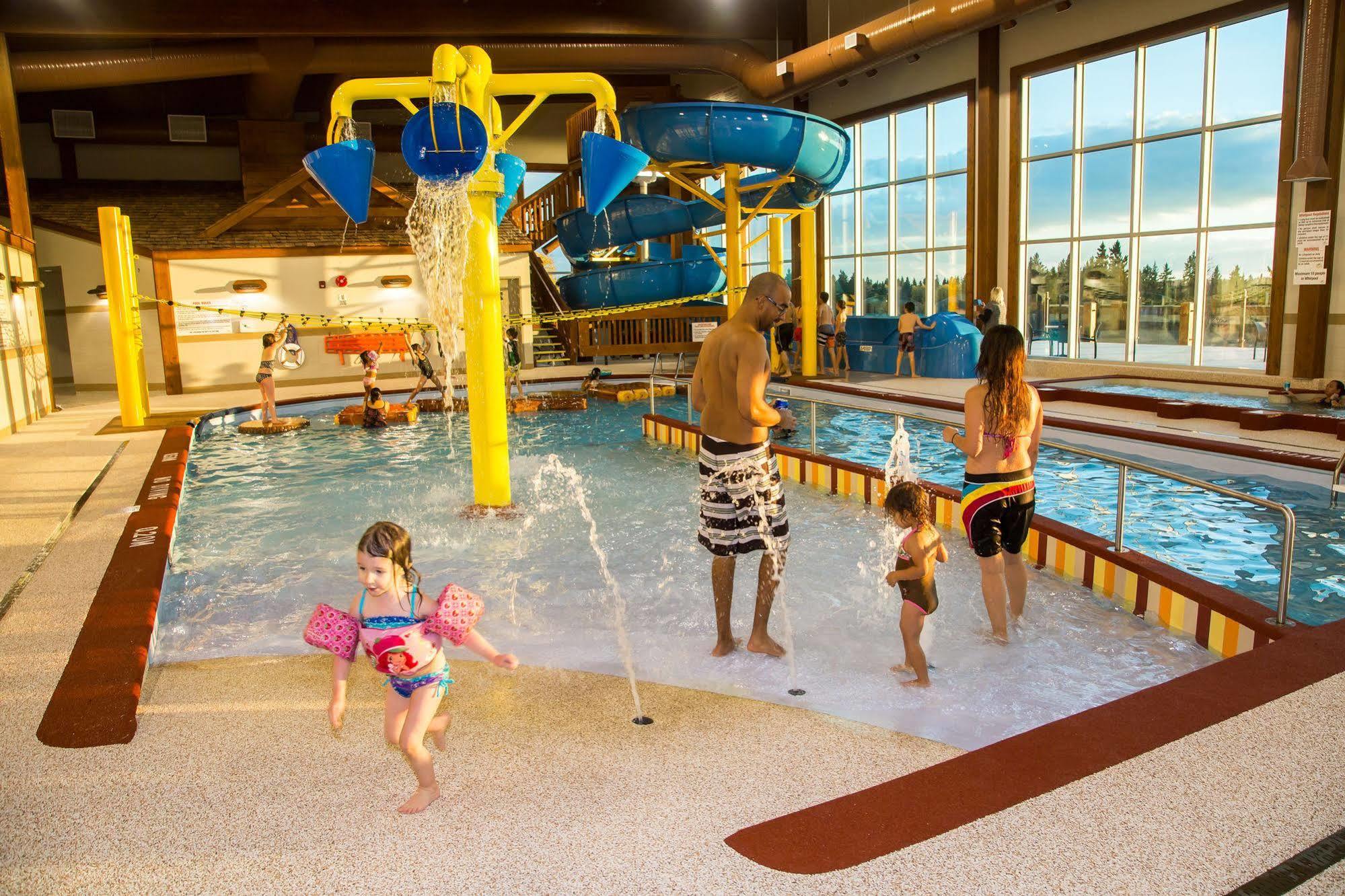 Elkhorn Resort, Spa, And Conference Centre Wasagaming Exterior foto